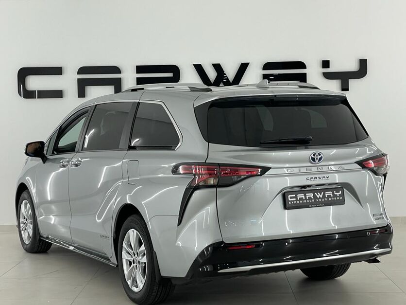 Toyota SIENNA 2.5 Hybrid Limited